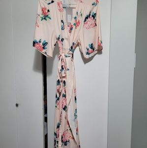 BNWT Insanely pretty Wrap/Kimono Dress